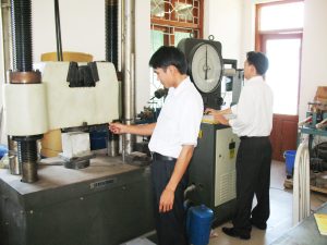 Trang chủ 5 1340072442 Thuc hien thi nghiem kiem tra cuong do mau BT trong phong Thi nghiem